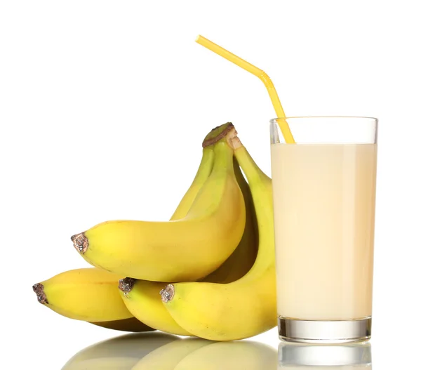 Банановый сок с бананами, изолированными на белом — стоковое фото