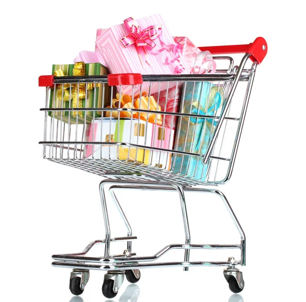 Carrinho de compras com presentes brilhantes isolados no branco — Fotografia de Stock