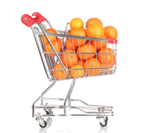 Maturare gustosi mandarini nel carrello isolato su bianco — Foto Stock