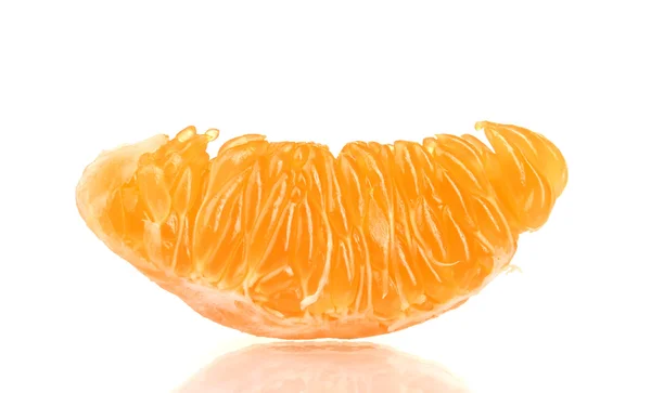 Olgun portakal mandalina karanfil beyaz izole — Stockfoto