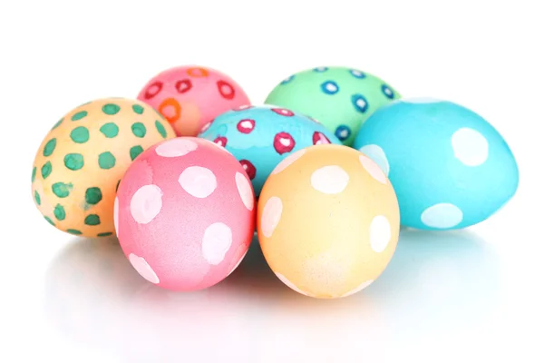 Huevos de Pascua coloridos aislados en blanco — Foto de Stock