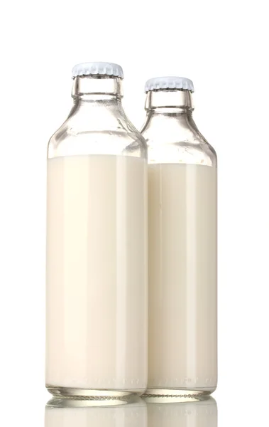 两瓶牛奶在白色隔离 — 图库照片