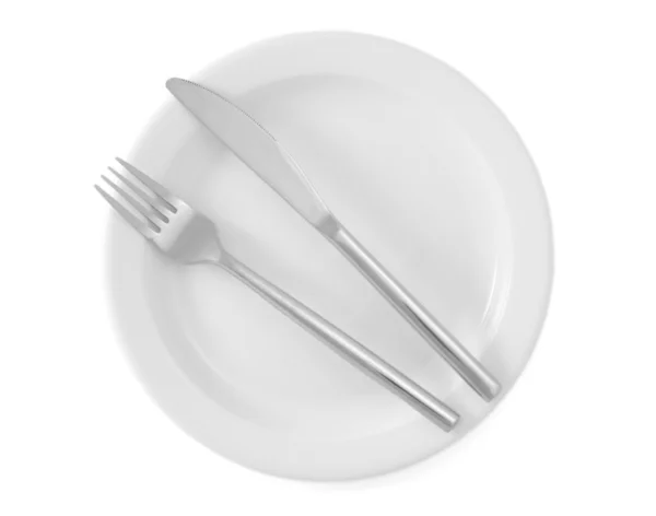 Placa vazia branca com garfo e faca isolada em branco — Fotografia de Stock