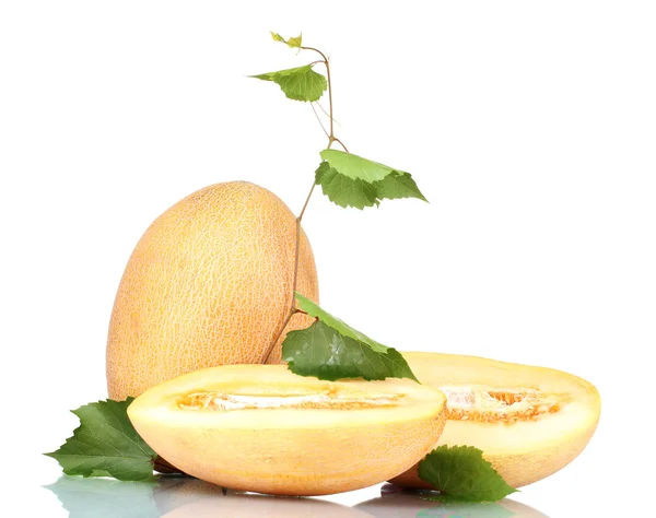 Mogen skivad melon isolerad på vit — Stockfoto