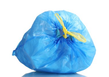 Mavi çöp torbası ile üzerine beyaz izole çöp