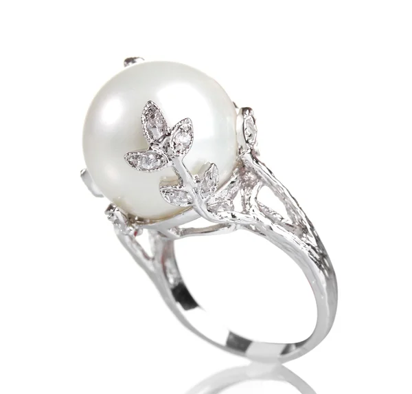 Beautiful ring with pearl isolated on white — Stock Photo, Image