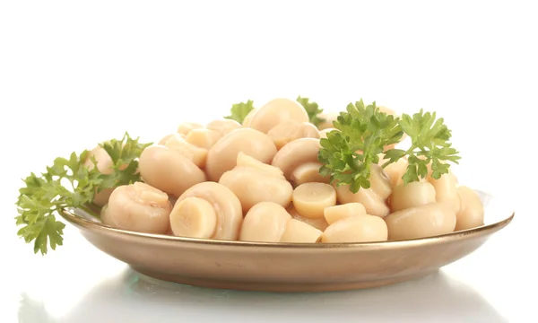 Funghi marinati in piattino marrone isolato su bianco — Foto Stock