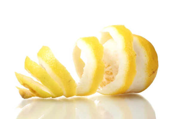 Cytryna dojrzałe na białym tle — Zdjęcie stockowe