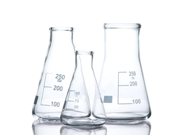 Três frascos vazios com reflexão isolada sobre branco — Fotografia de Stock