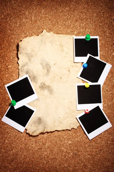 Papel fotográfico com papel antigo sobre o fundo de chalupa — Fotografia de Stock