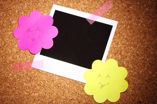 Fotografický papír barevný papír ve tvaru květiny na? ork pozadí — Stock fotografie