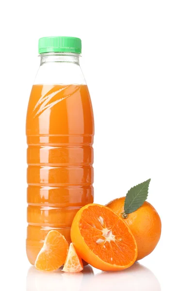 Tangerines and juice bottle isolated on white — Stock Photo, Image