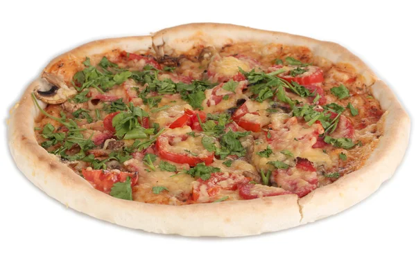 ソーセージと野菜の白で隔離されるおいしいピザ — ストック写真