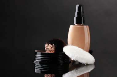 ? osmetics siyah izole