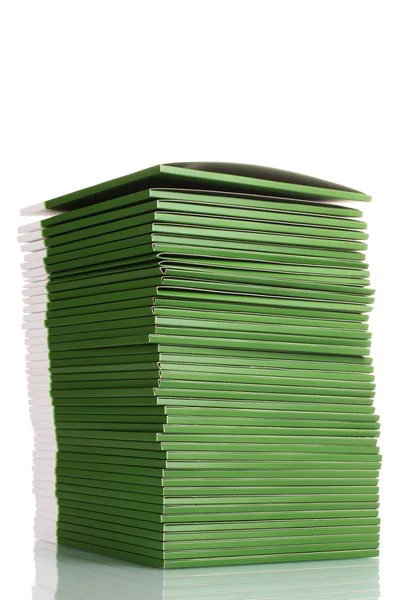 许多绿色文件夹上白色隔离 — 图库照片