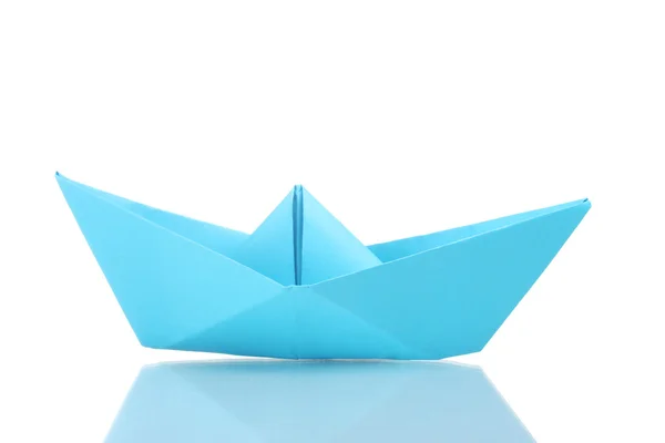 Origami barco fora do papel azul isolado em branco — Fotografia de Stock