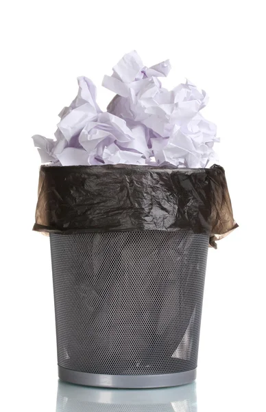 Cubo de basura de metal de papel aislado en blanco —  Fotos de Stock
