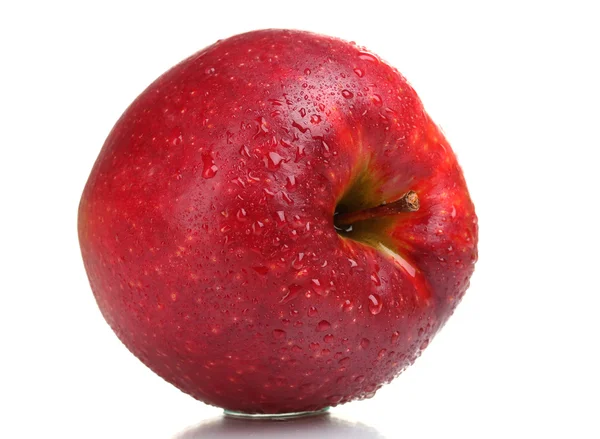 Сочное красное яблоко с капли изолированы на белом — стоковое фото