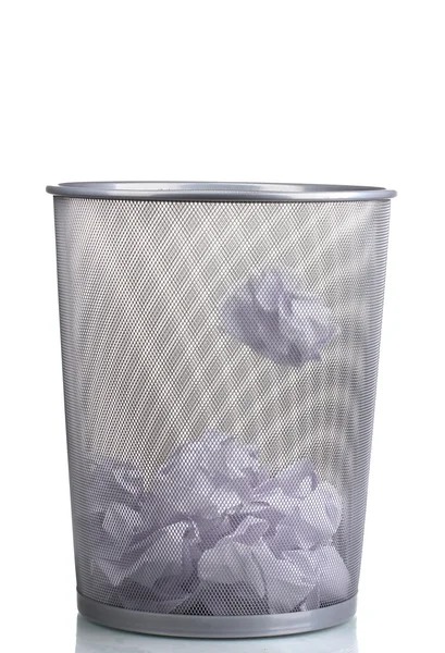 Lixeira metálica a partir de papel isolado sobre branco — Fotografia de Stock