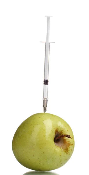 Manzana verde y jeringa aisladas en blanco —  Fotos de Stock