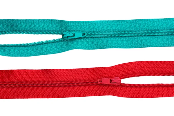 Dvě na zip červené a zelené izolovaných na bílém — Stock fotografie