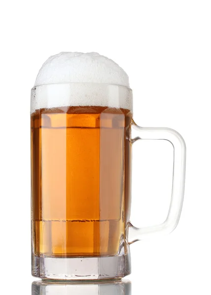 Ποτήρια μπίρας που απομονώνονται σε λευκό — Φωτογραφία Αρχείου