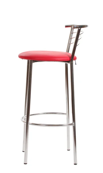 Bar sandalye üzerinde beyaz izole kırmızı — Stok fotoğraf