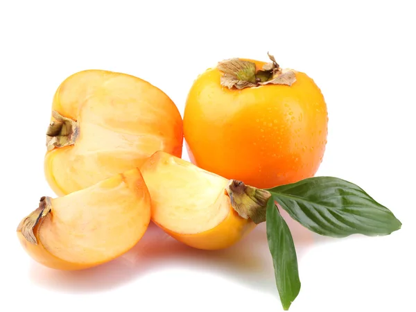 Appetitvækkende persimmons med dråber isoleret på hvid - Stock-foto