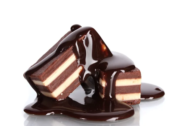 Шоколадные конфеты шоколад изоляции на белом — стоковое фото