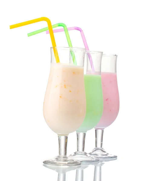 Mléčné koktejly izolovaných na bílém — Stock fotografie