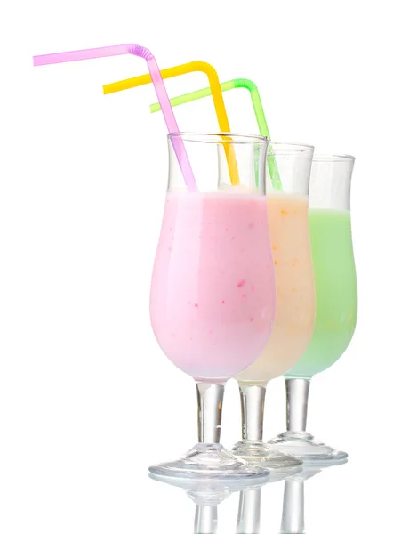 Молочні коктейлі ізольовані на білому — стокове фото