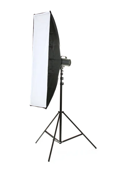 Studio flash con caja suave sobre fondo blanco — Foto de Stock