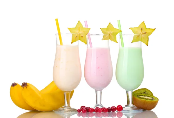 Milk shakes aux fruits isolés sur blanc — Photo