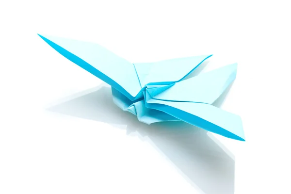 Οριγκάμι πεταλούδα από το μπλε χαρτί που απομονώνονται σε λευκό — Φωτογραφία Αρχείου