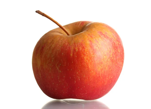 Zralé červené jablko izolovaných na bílém — Stock fotografie