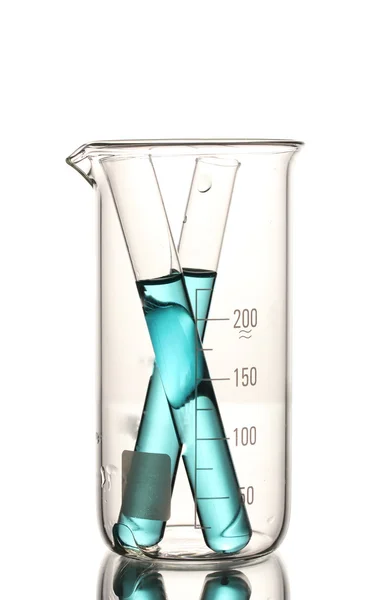 Laboratorium buizen met blauwe vloeistof in het bekerglas af met reflectie isola meten — Stockfoto