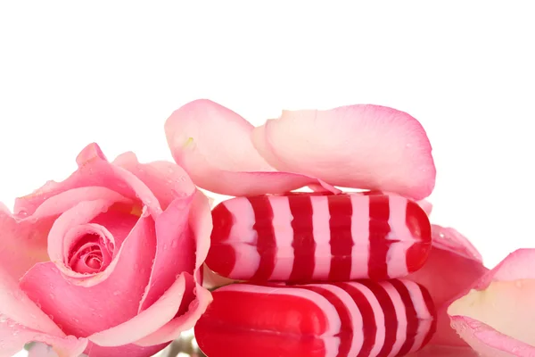 两个肥皂和孤立白底粉红玫瑰 — 图库照片