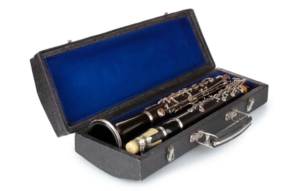 Antika klarinett i fall isolerat på vit — Stockfoto