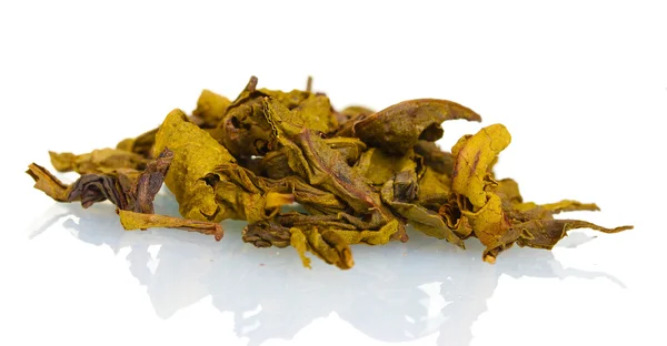 Σωρό από αρωματικό πράσινο τσάι ξηρά φύλλα που απομονώνονται σε λευκό — Φωτογραφία Αρχείου