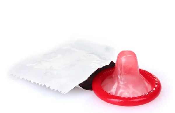 Rood condoom met open pack geïsoleerd op wit — Stockfoto