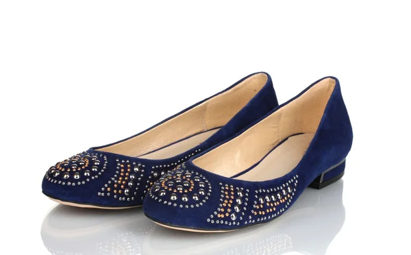 Elegante blaue flache Schuhe für Frauen in Steinen isoliert auf weiß — Stockfoto