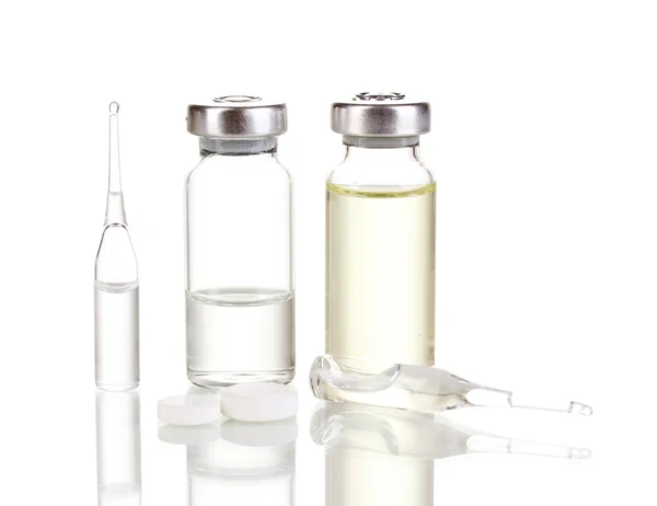 Ampollas médicas aisladas en blanco — Foto de Stock