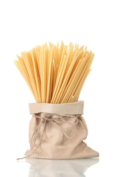Pasta en una bolsa aislada en blanco —  Fotos de Stock