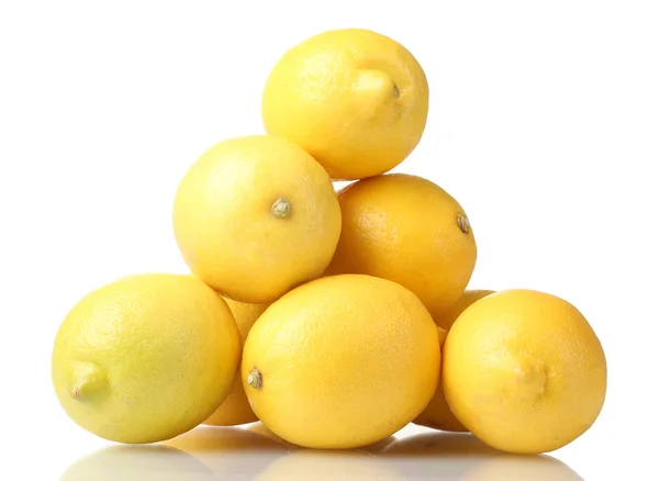 Rijp citroenen geïsoleerd op wit — Stockfoto
