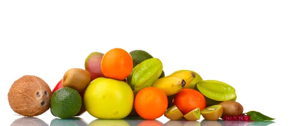 Asortyment egzotycznych owoców izolowanych na białym — Zdjęcie stockowe