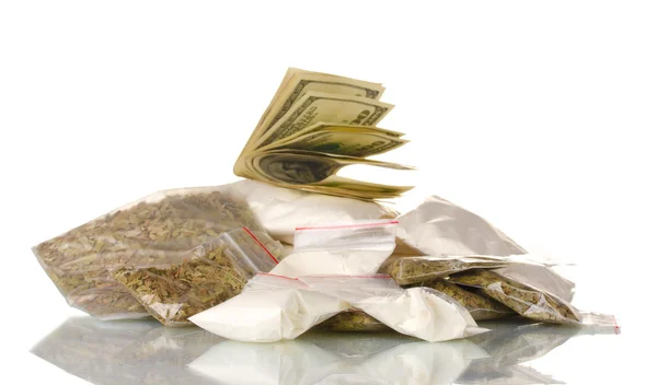 A kokain és a marihuána csomagban elszigetelt fehér — Stock Fotó