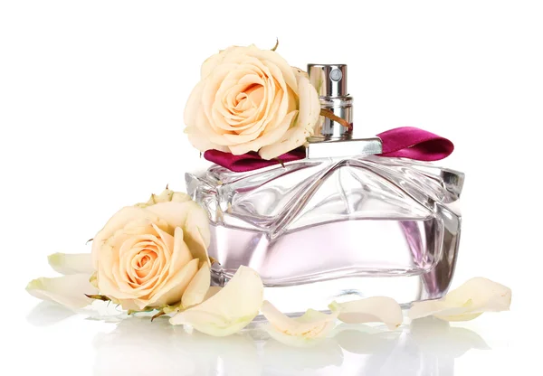 Perfume feminino em bela garrafa no fundo branco — Fotografia de Stock
