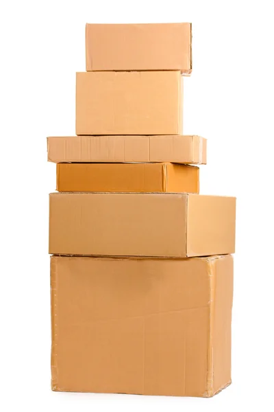 Hnědé lepenkové krabice izolované na bílém — Stock fotografie