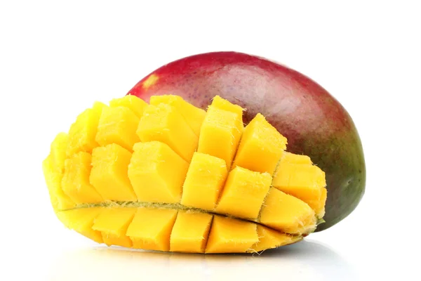 Taze mango üzerinde beyaz izole — Stok fotoğraf