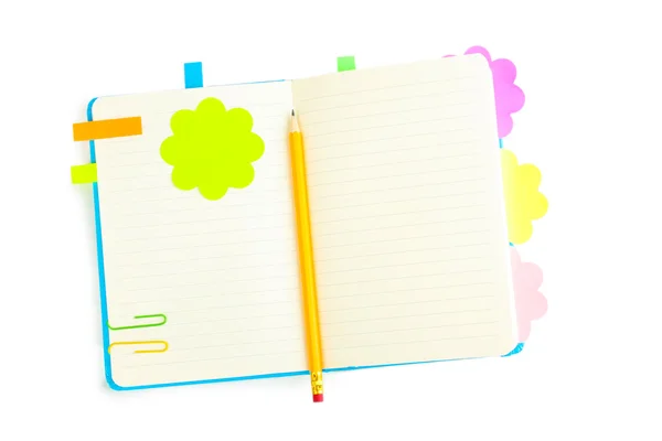 Offenes Notizbuch mit Aufklebern und Bleistift isoliert auf Weiß — Stockfoto